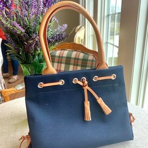 100% AUTHENTIC DOONEY & BOURKE BAG 🌼